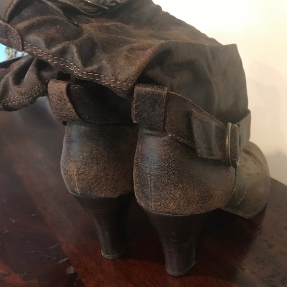 Nadara Distressed Heeled Boot - Picture 4 of 11